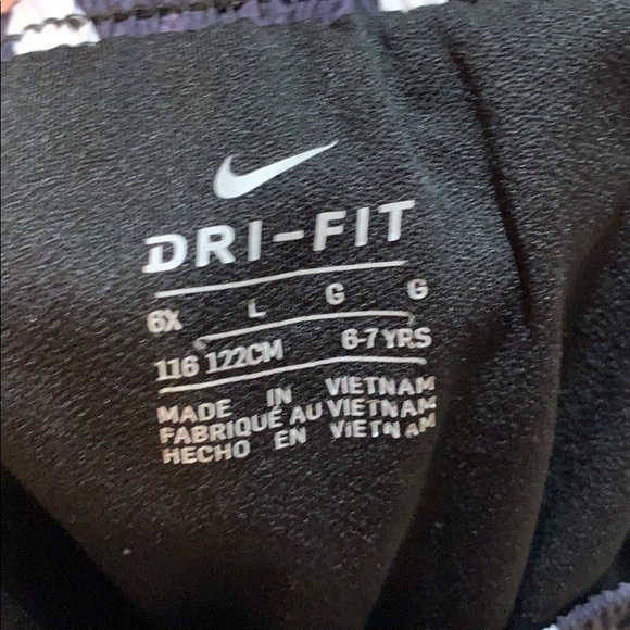 Girls Nike shorts - Picture 4 of 6